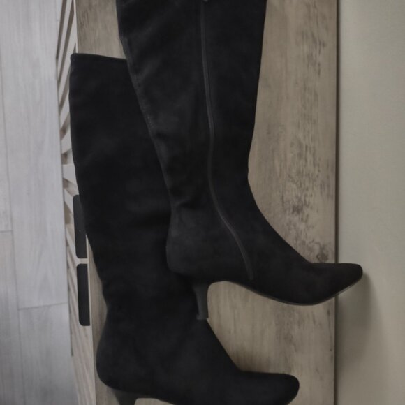 Amelia Grace - soft black faux suede stretch knee high tall boots low heels - 9 - Picture 2 of 11